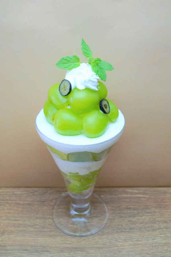 シャインマスカットのパフェ(季節のパフェ) 1200円