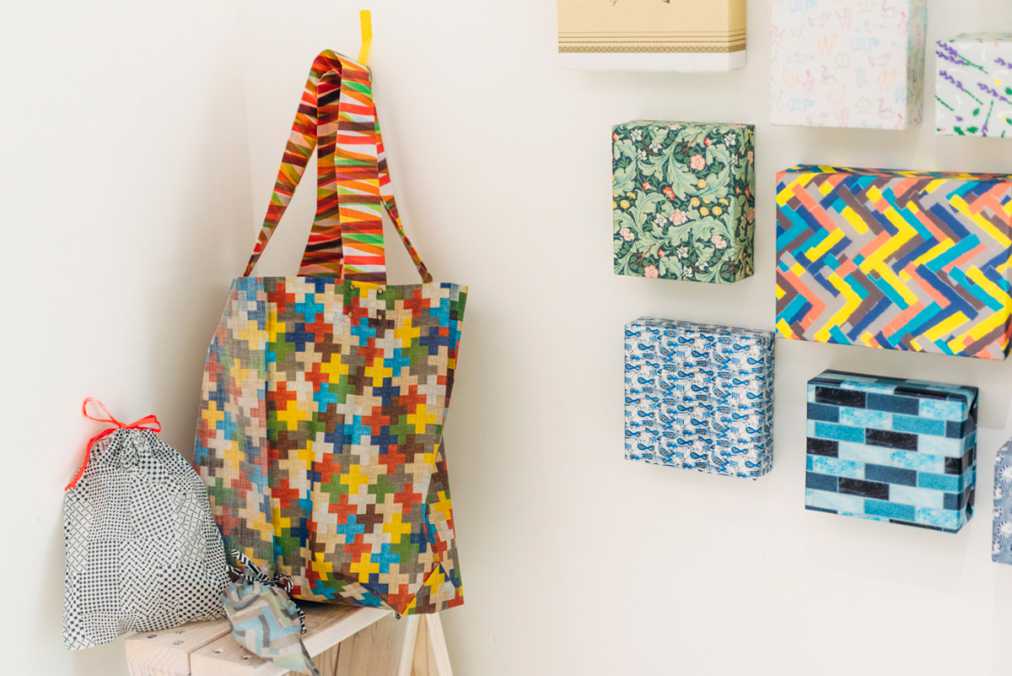 スタッフさんの力作である「mt wrap」で作ったバッグ