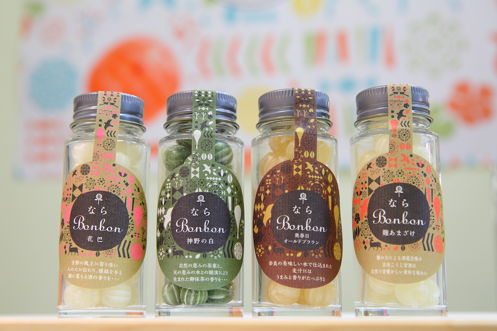 左から花巴、神野の白、奥春日オールドブラウン、麹あまざけ　各594円