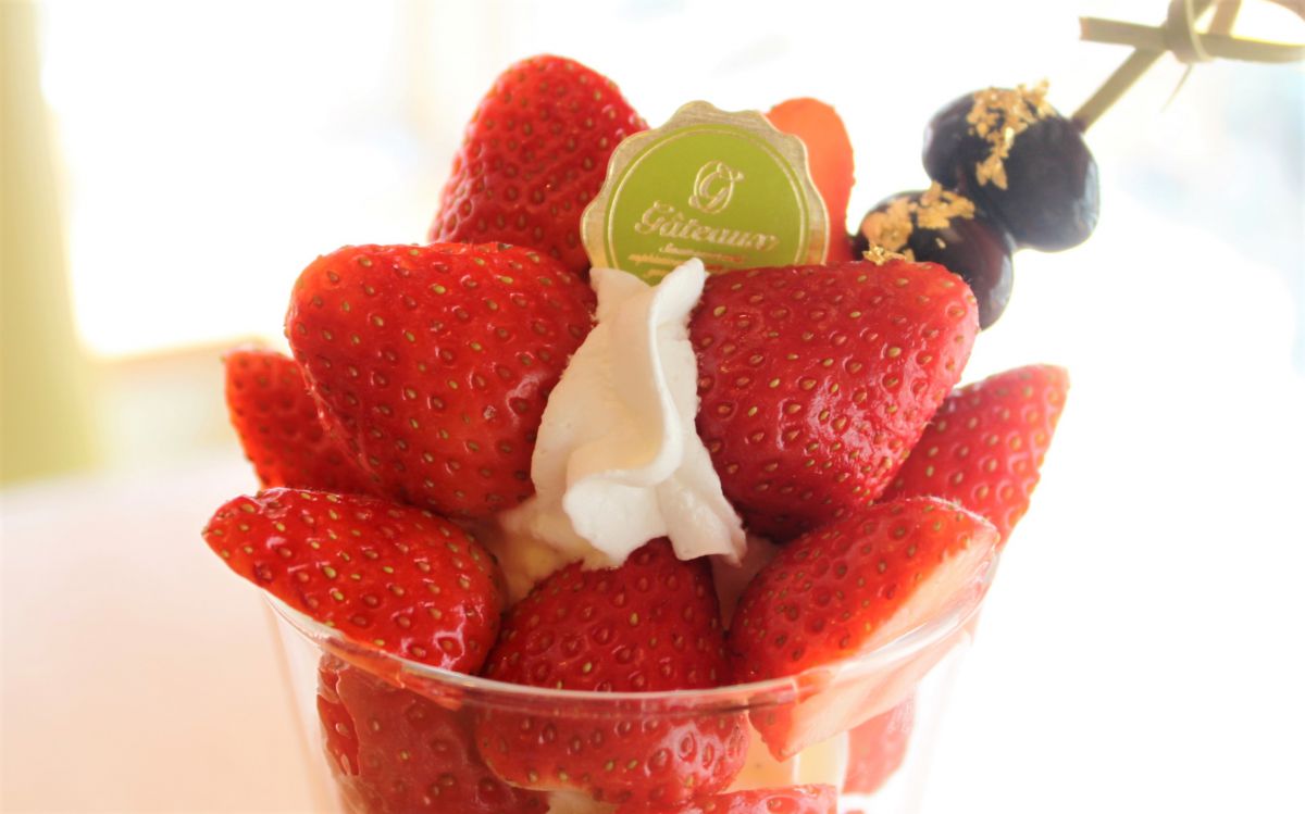 苺のパフェ 1450円