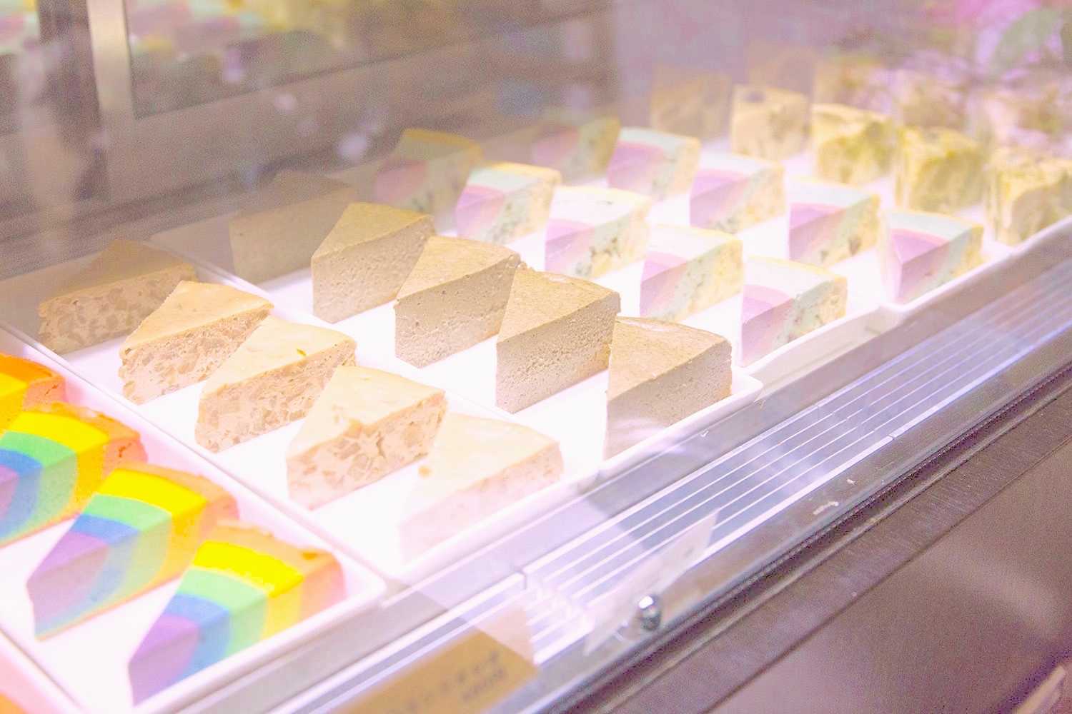 チーズケーキ各種480円／