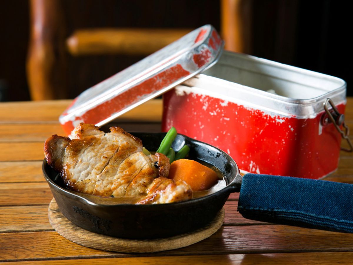 横浜豚やまゆりカレー 1580円