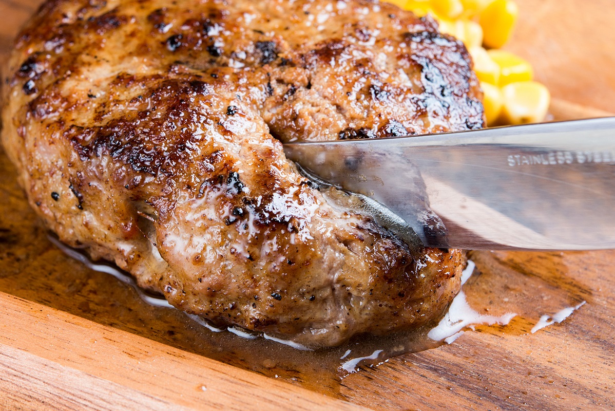 「熟成牛ハンバーグランチ」880円~(税抜)