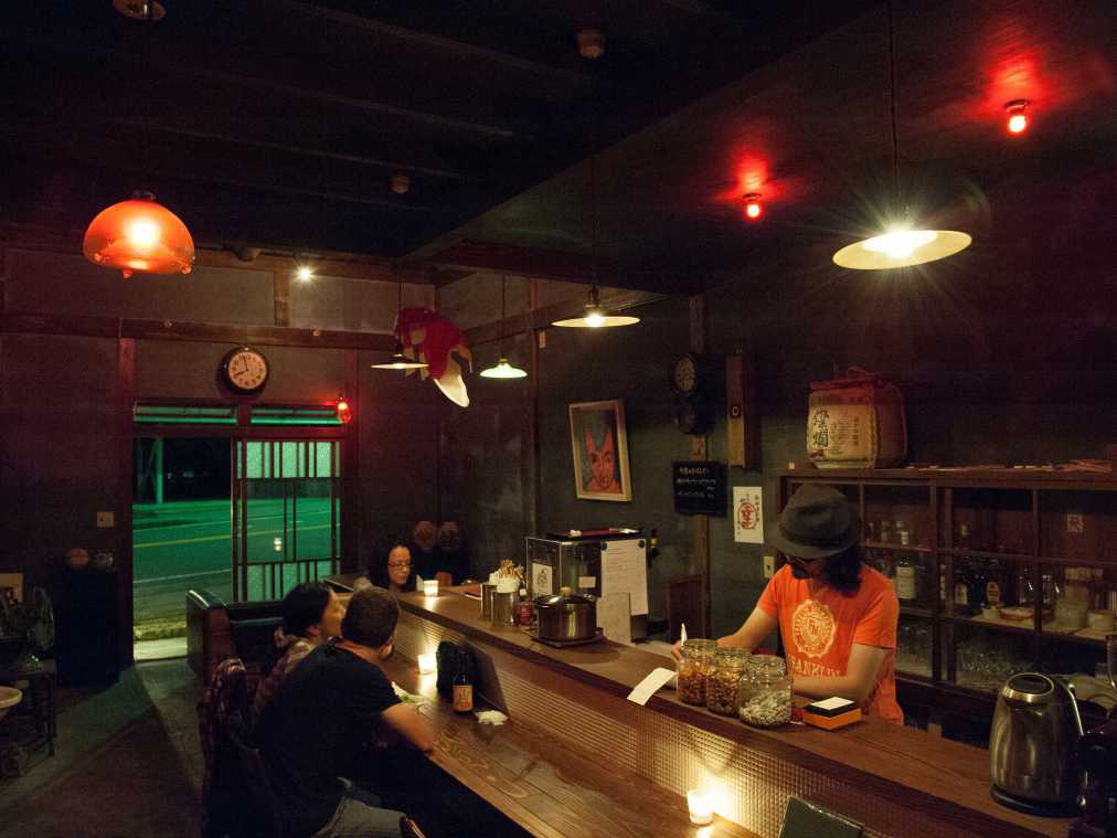 日光の夜遊びのススメ。和モダンなバーで地元の人たちとほっこり飲み