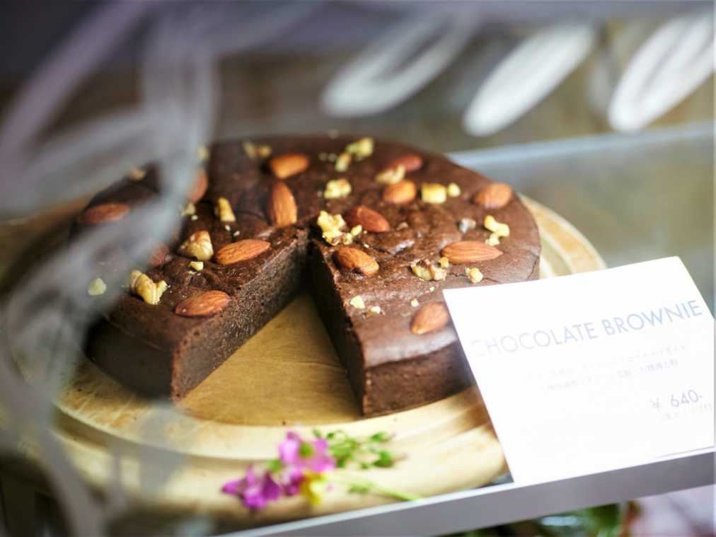 チョコレート ブラウニー（豆乳ホイップ付き） 1ピース640円