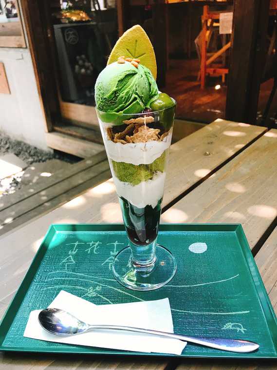 抹茶パフェ 1000円