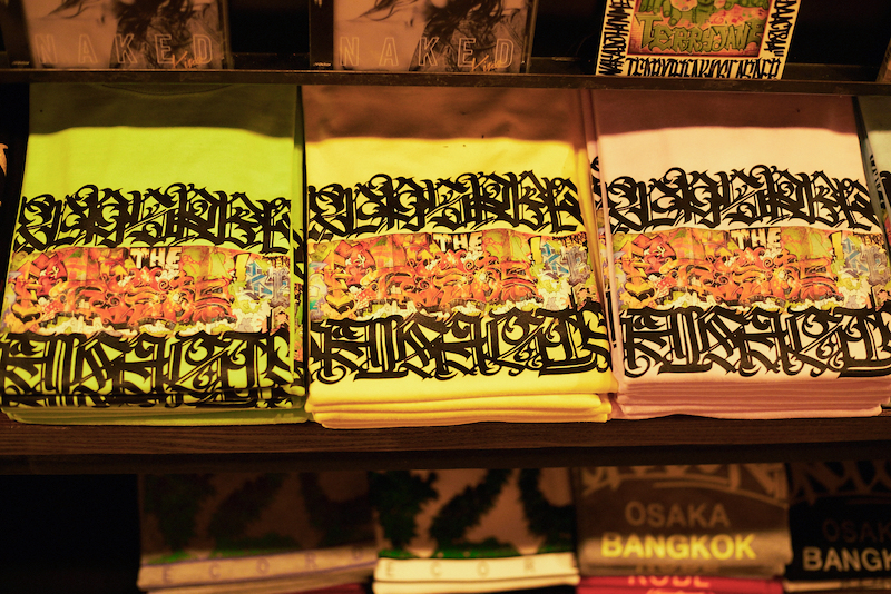 Tシャツ各4536円