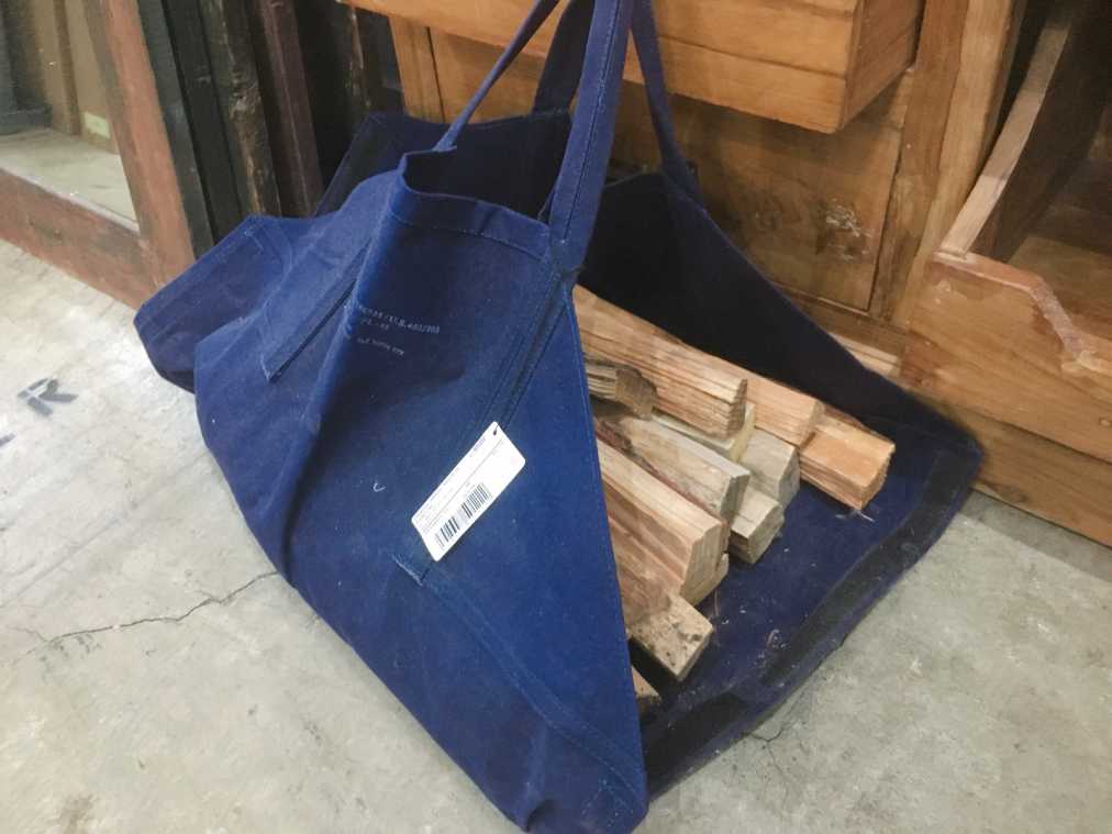 FIREWOOD CARRIER（ファイヤーウッド キャリー） Navy Blue　2592円