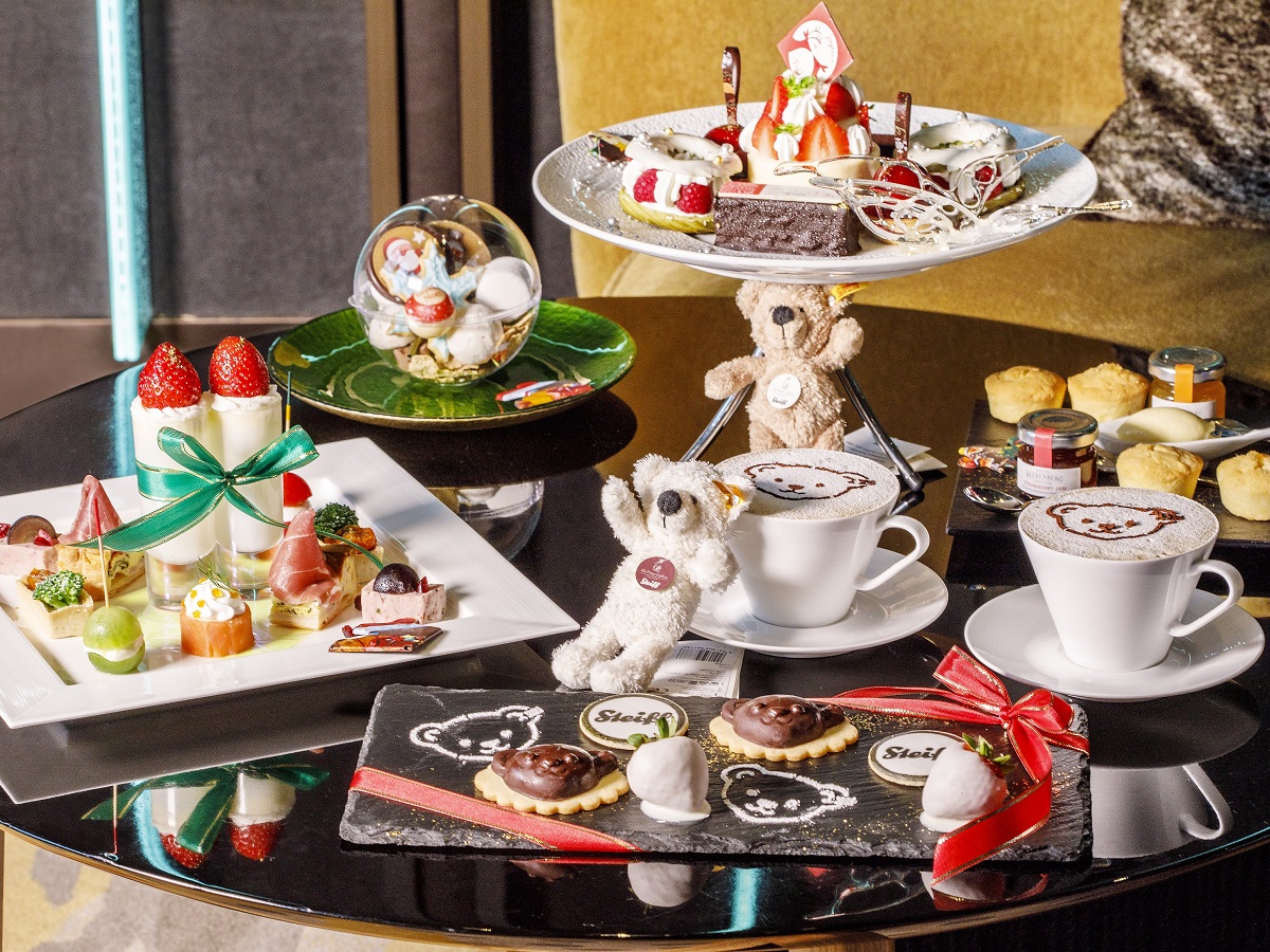 テーブルでテディベアがお出迎え!キュートなアフタヌーンティー開催中