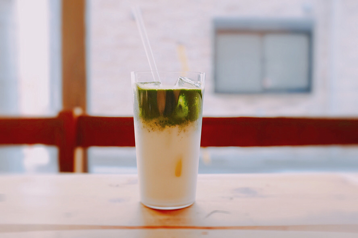 抹茶ラテ　560円（アイス）